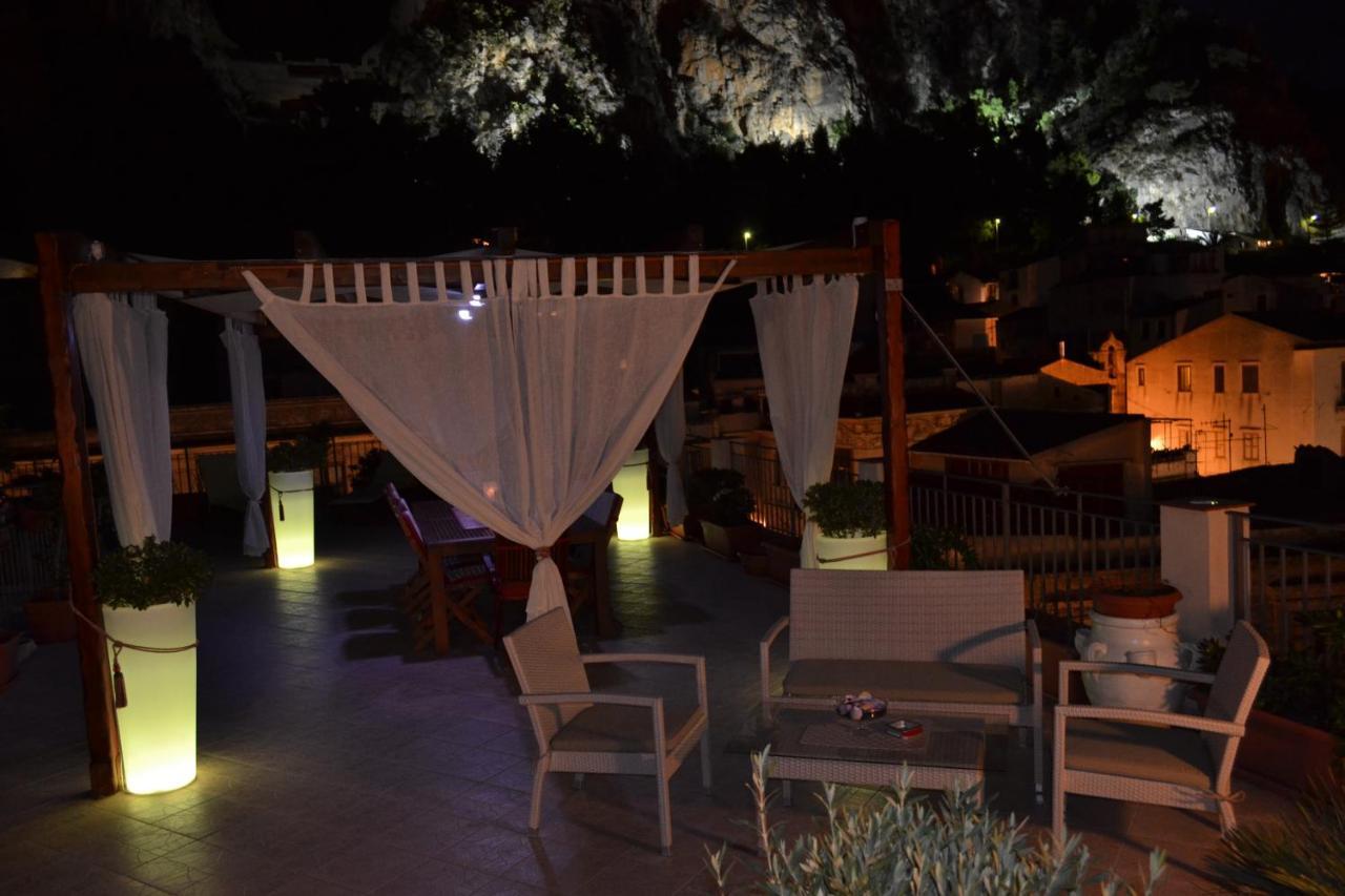 Scirocco Bed & Breakfast เชฟาลู ภายนอก รูปภาพ