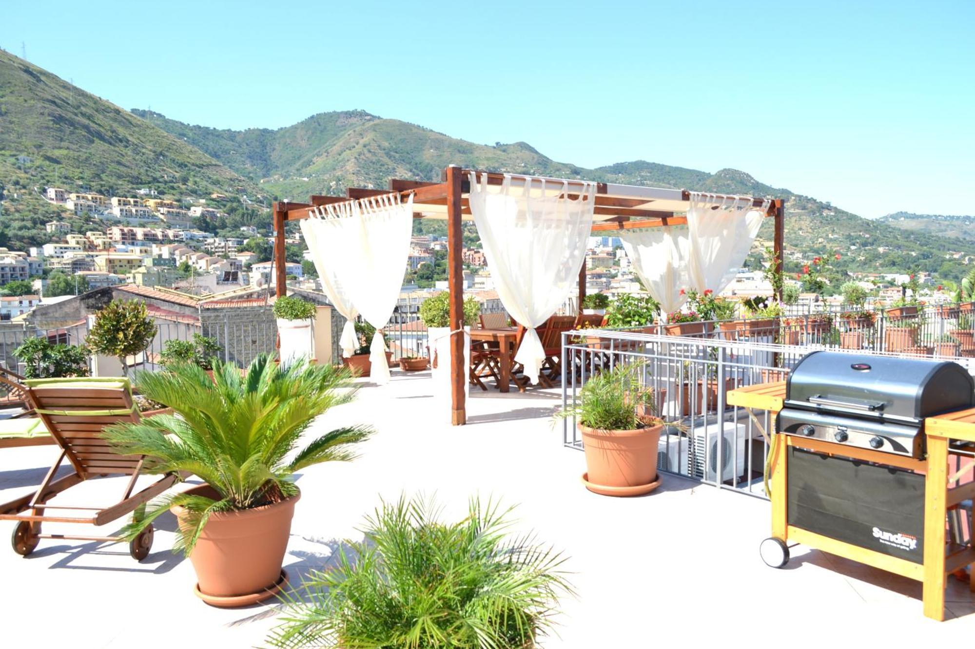 Scirocco Bed & Breakfast เชฟาลู ภายนอก รูปภาพ