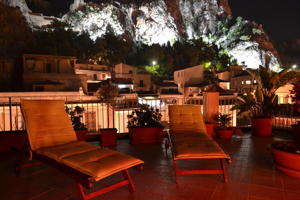 Scirocco Bed & Breakfast เชฟาลู ภายนอก รูปภาพ